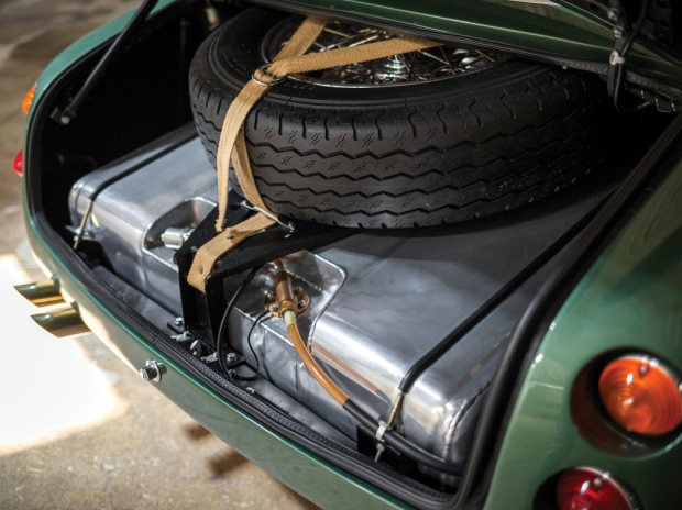 MAN MAN Aston Martin klassiek groen00