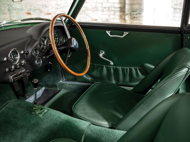 MAN MAN Aston Martin klassiek groen45