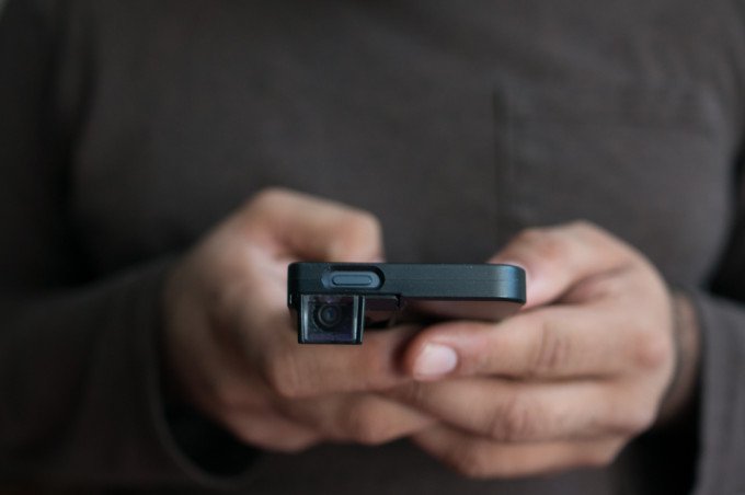 covr photo sneaky foto man man