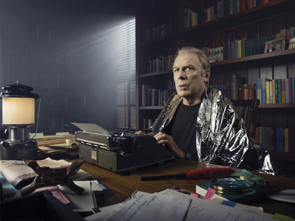 man man messy desk kantoor lul