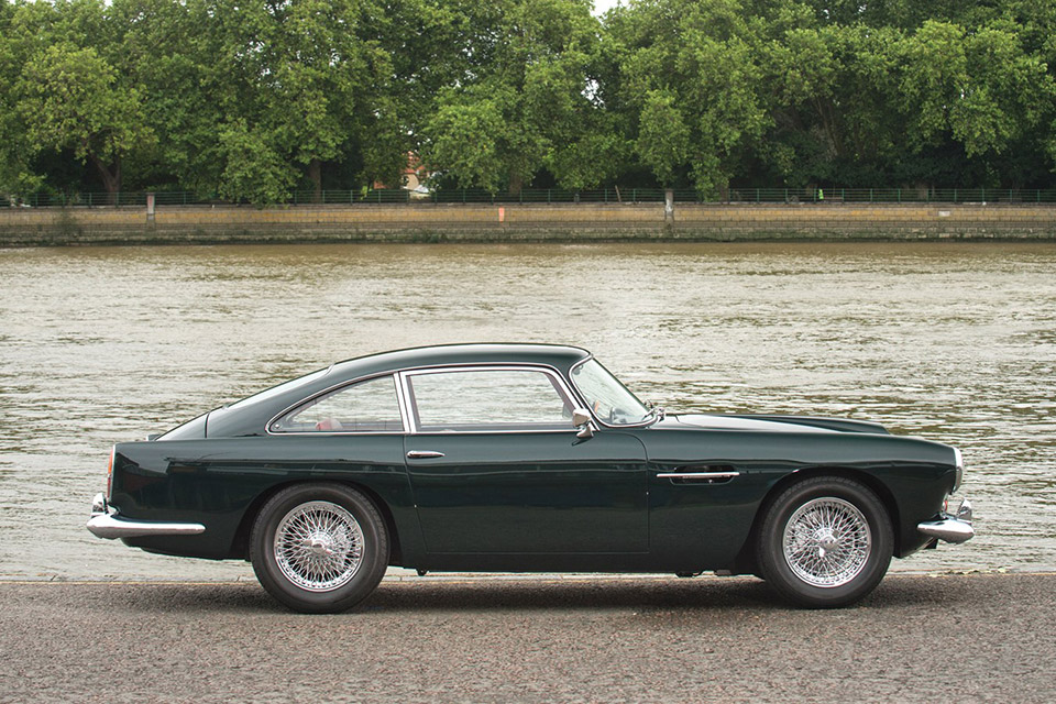 Aston Martin DB4 man man 2