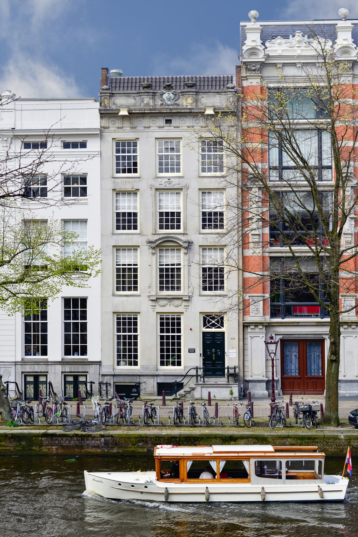 Keizersgracht amsterdam man man grachten panden huizen duurste