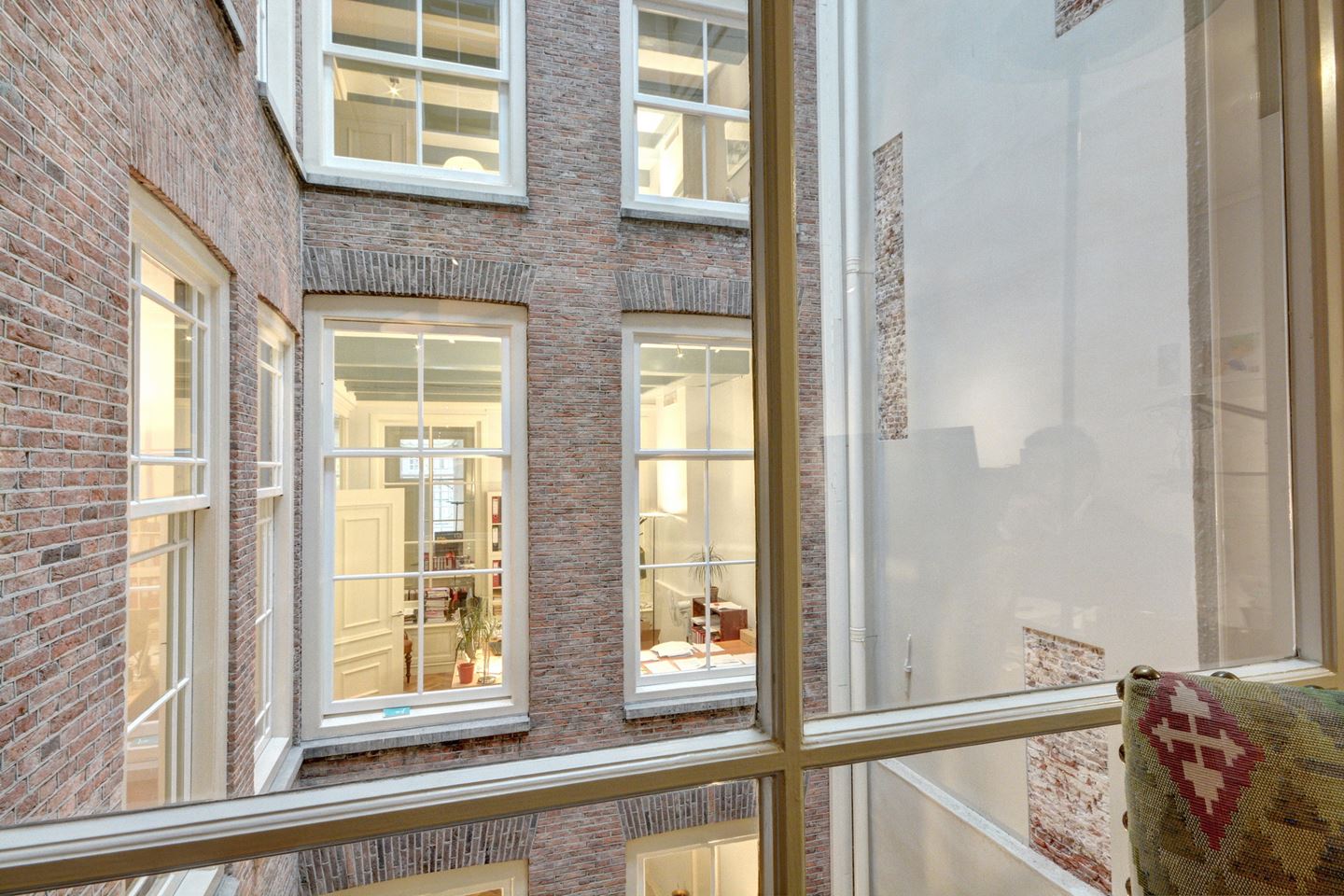 Keizersgracht amsterdam man man grachten panden huizen duurste 1