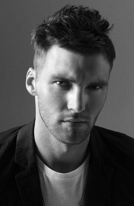 Herenkapsels met een opscheer kapper baber barbershop knippen haircut MAN MAN