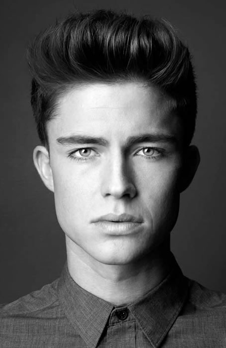 Haarstijlen-pompadour-heren-kapsel-mannen-bbrber-MAN MAN