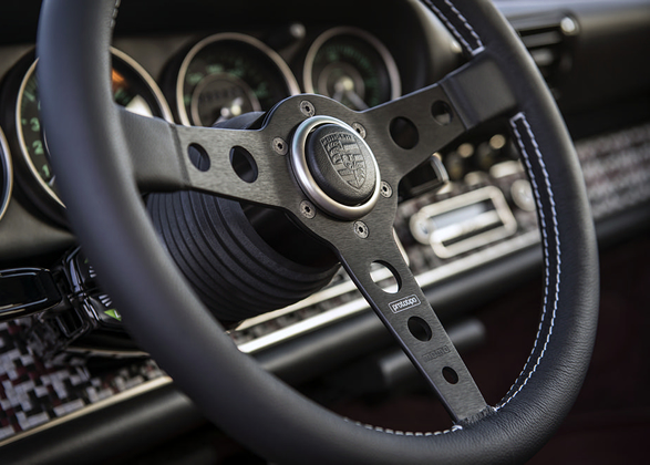 Porsche-911-Singer-auto-zwart-autobedrijf-fabriek-snelheid-MAN-MAN