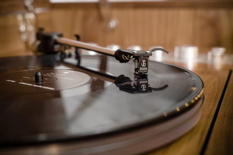 Wrensilva-hifi stereo-muziek luisteren-MAN MAN