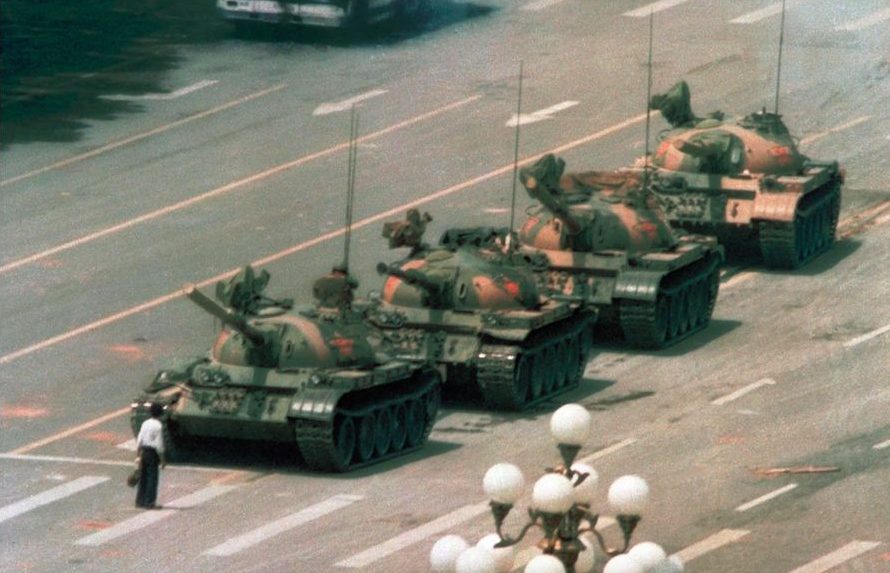 protest-meest iconische foto's-tank-MAN MAN