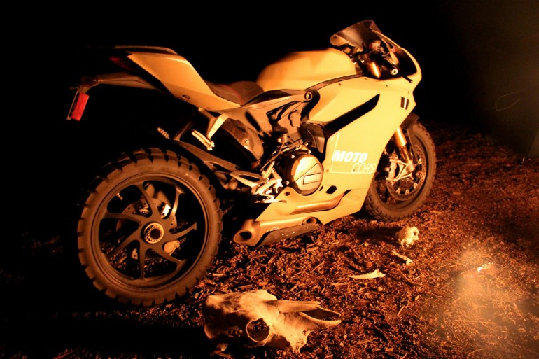 offroad Ducati-Ducati-119 Panigale S-offroad-motor-snelheid-MAN MAN