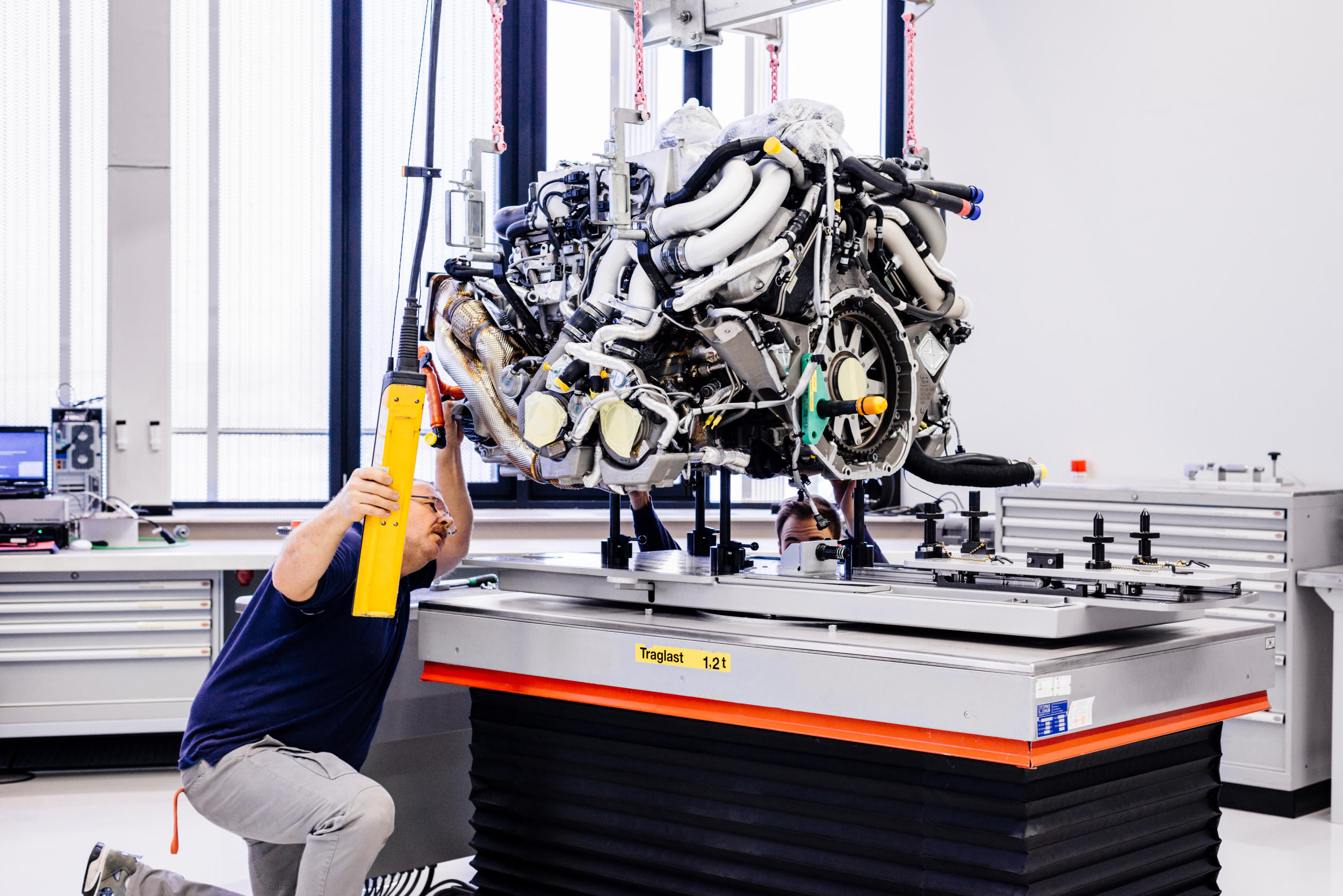 Bugatti chiron fabriek MAN MAN 1