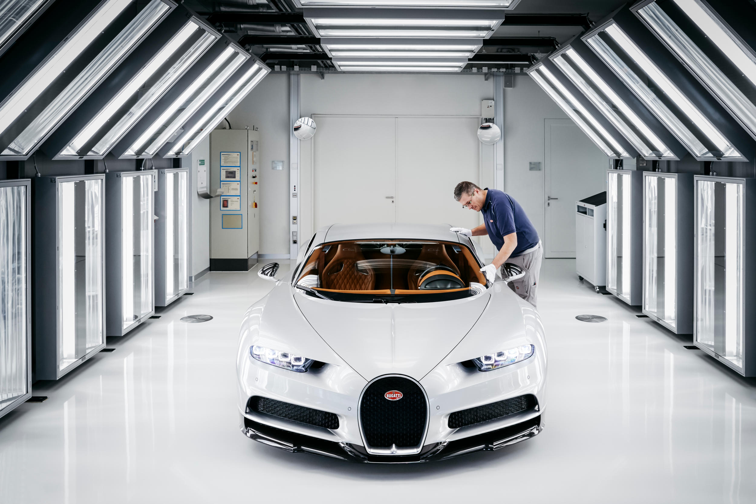 Bugatti chiron fabriek MAN MAN 12