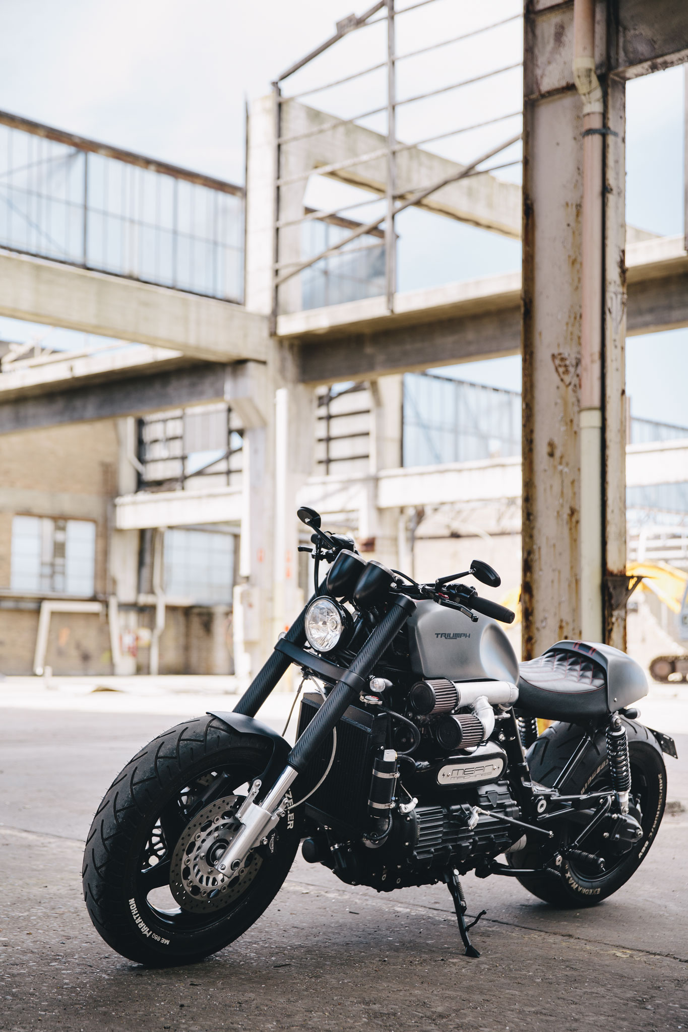 Triumph rocket cafe racer man man 3