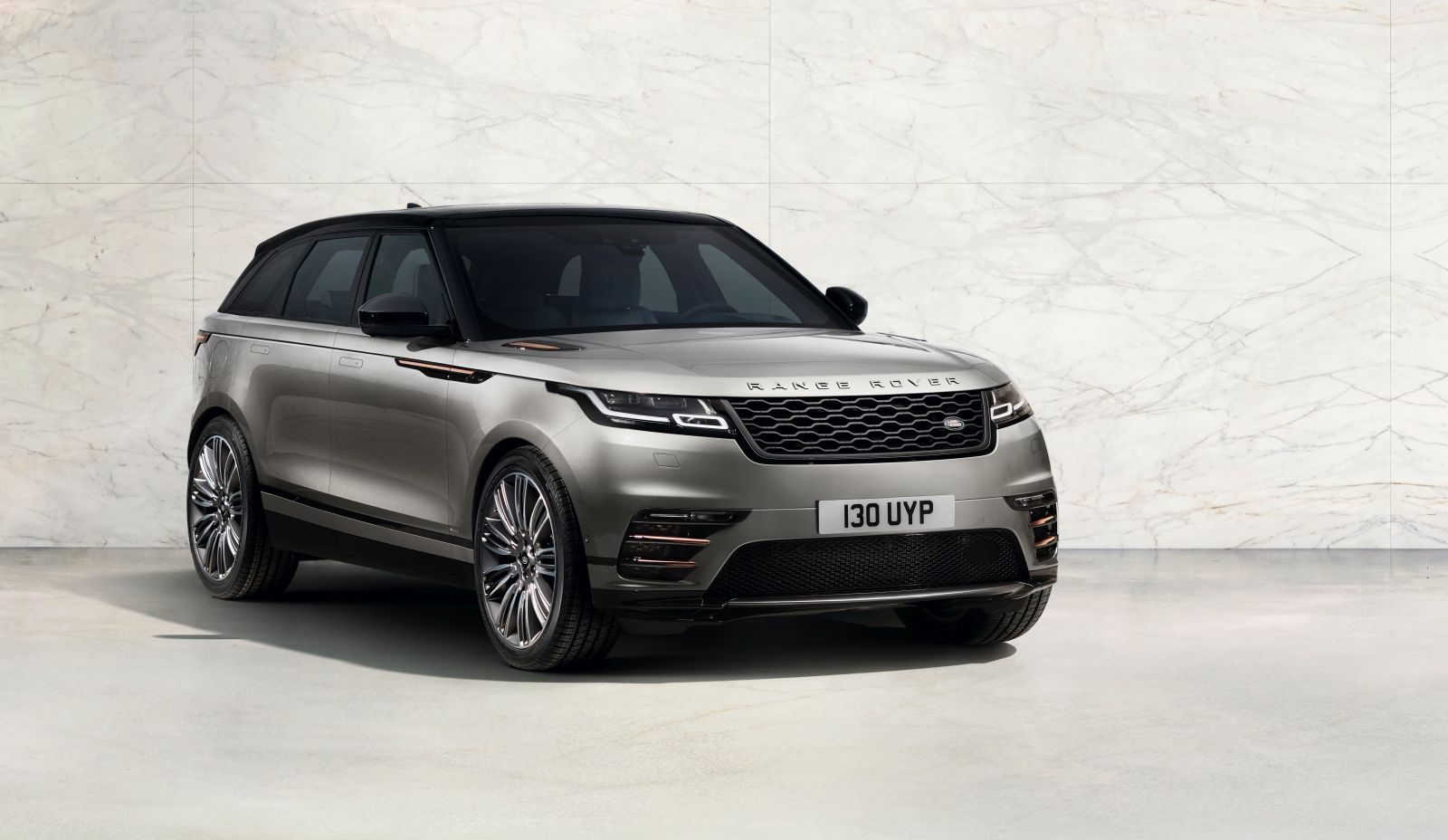 Range rover velar man man 6