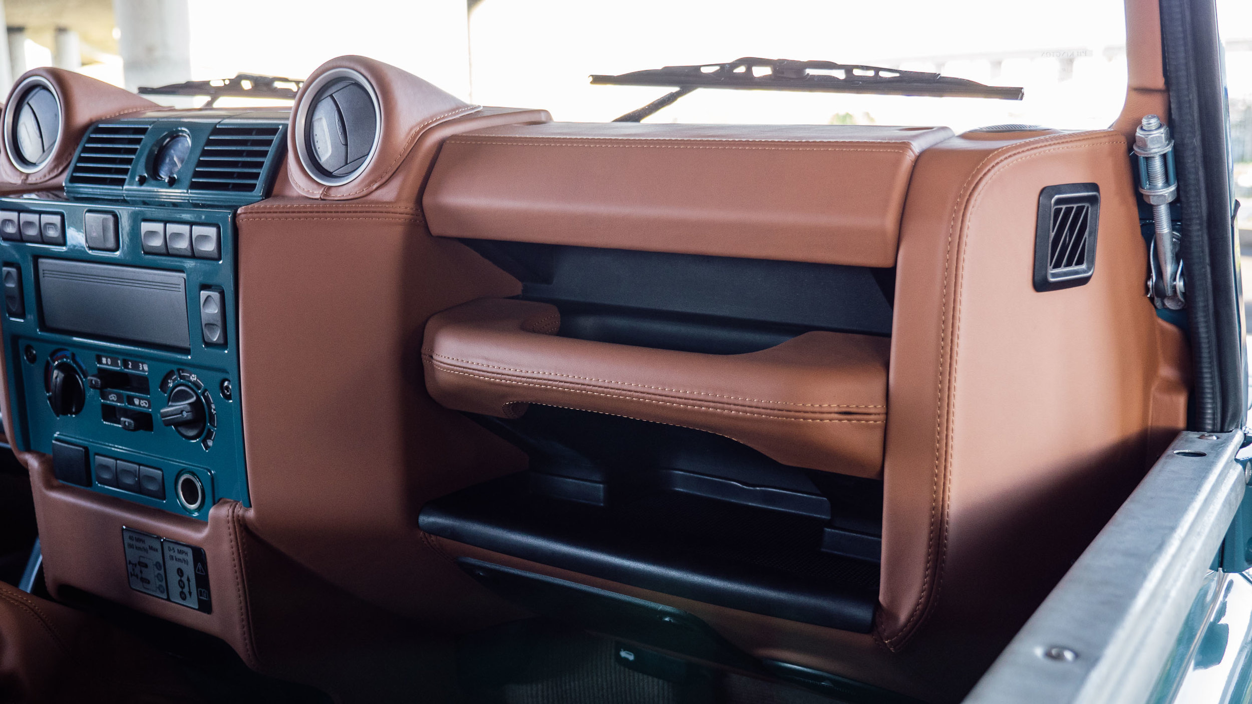 land-rover-defender-heritage- MAN MAN 7