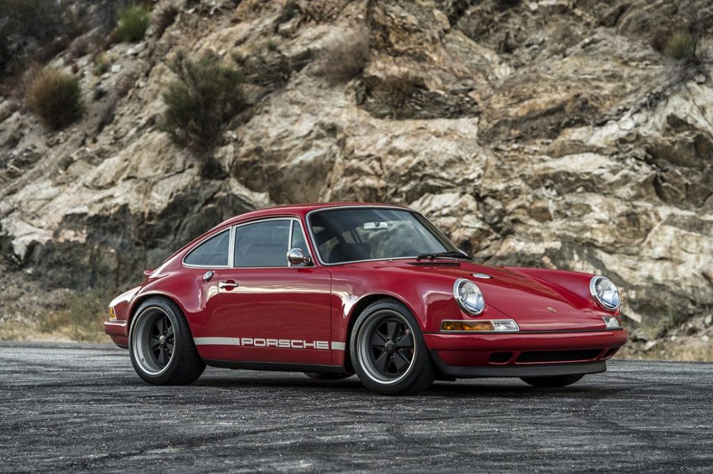 Porsche 911 singer le mans man man 3