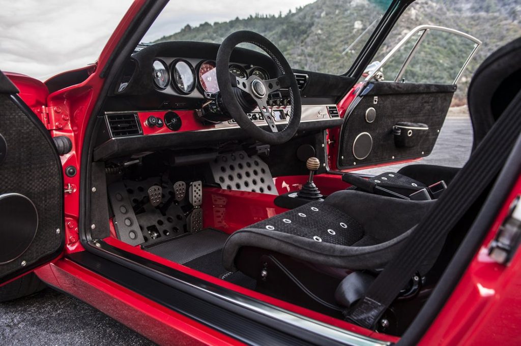 Porsche 911 singer le mans man man 7