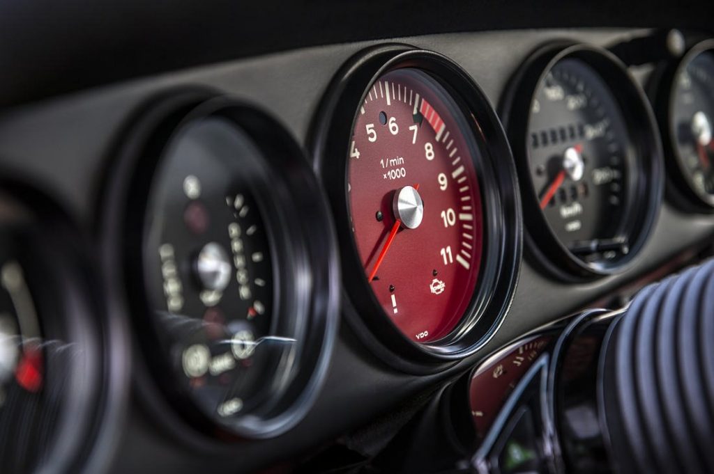 Porsche 911 singer le mans man man 9