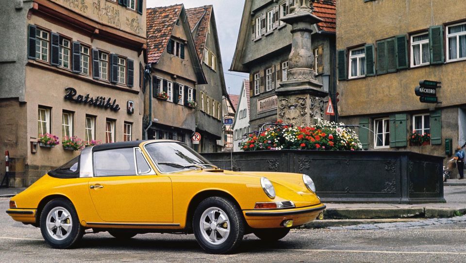Porsche 911 targa man man 3