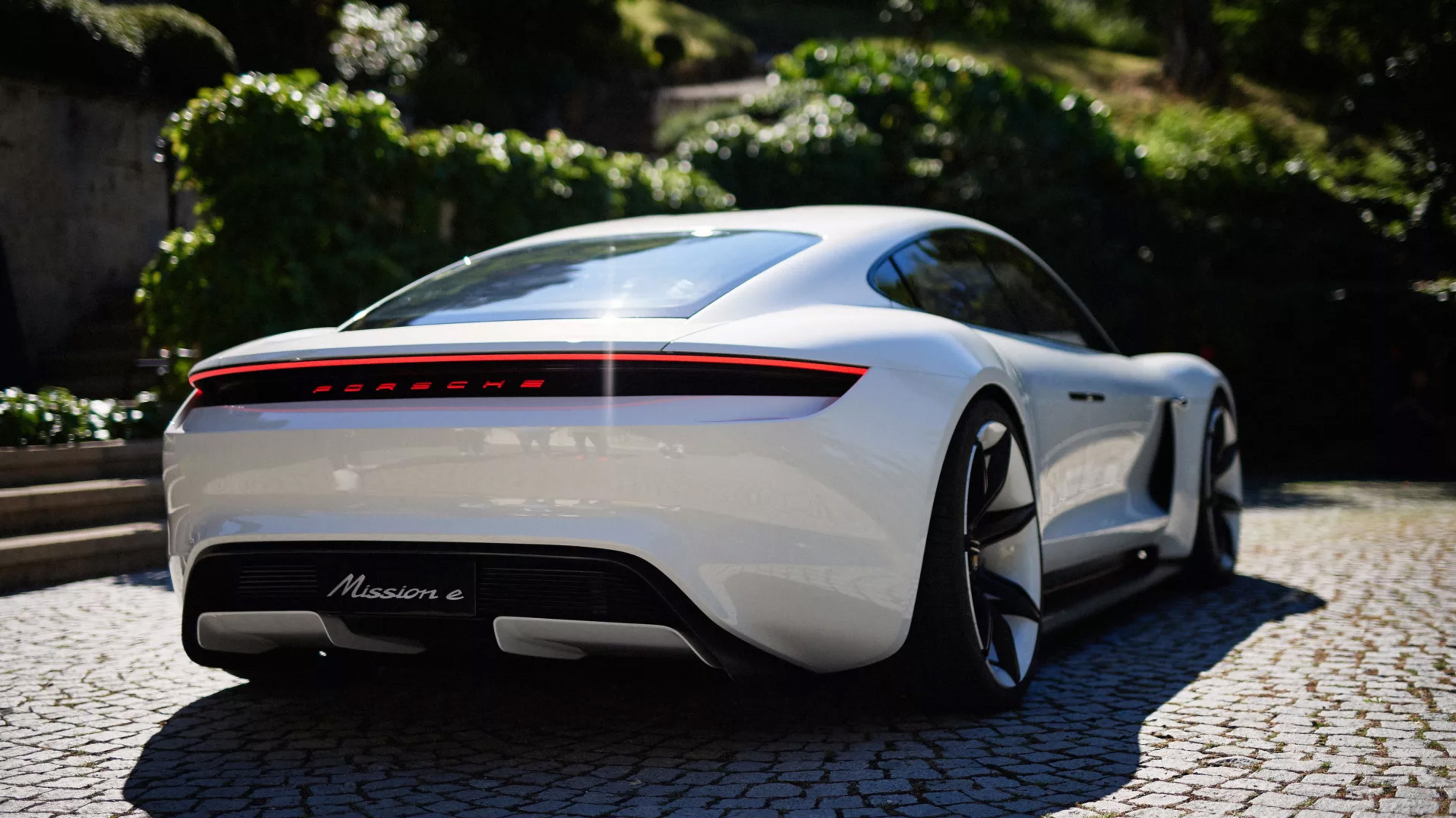 Porsche Mission E MAN-MAN 4