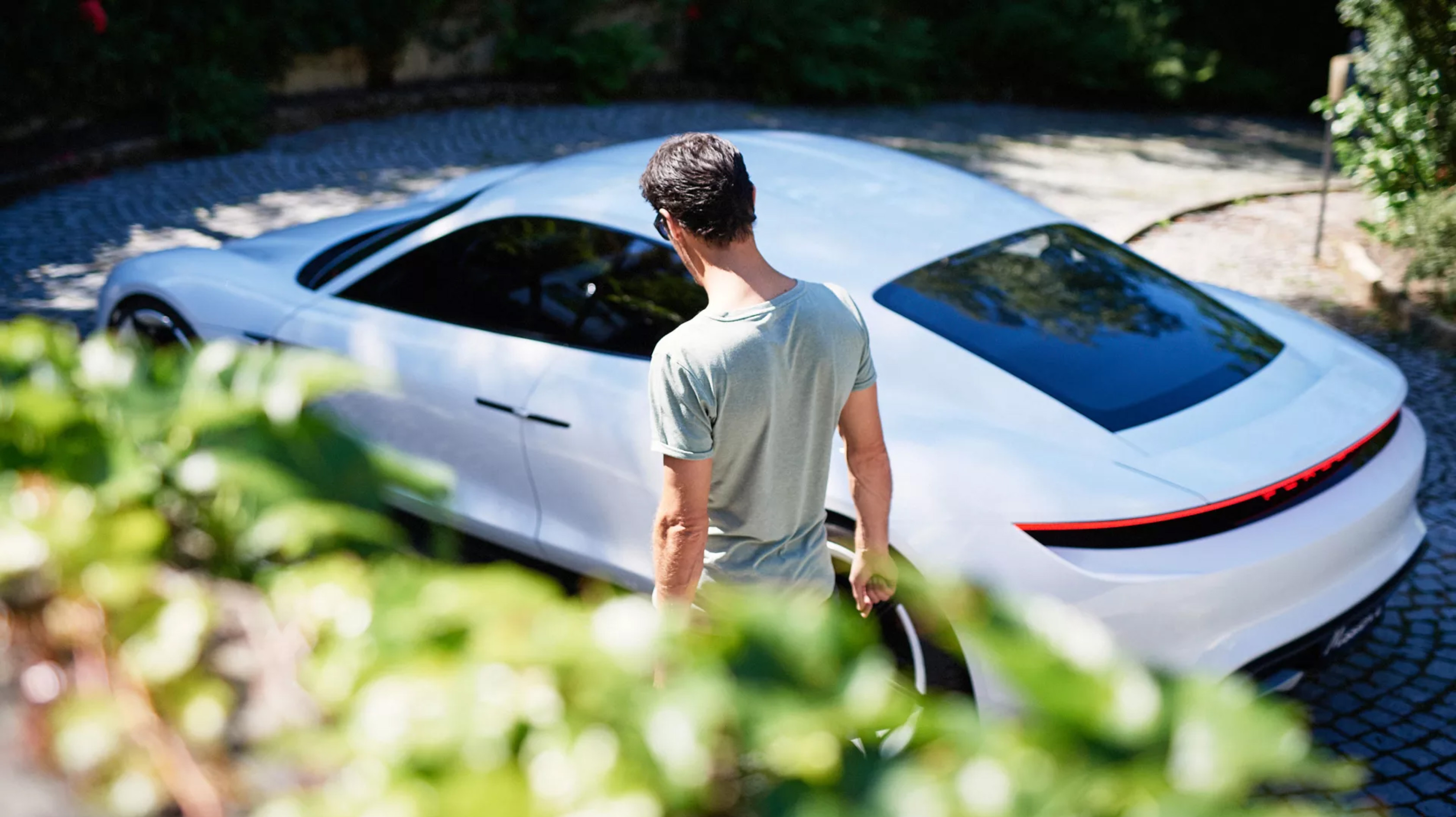 Porsche Mission E MAN-MAN 5