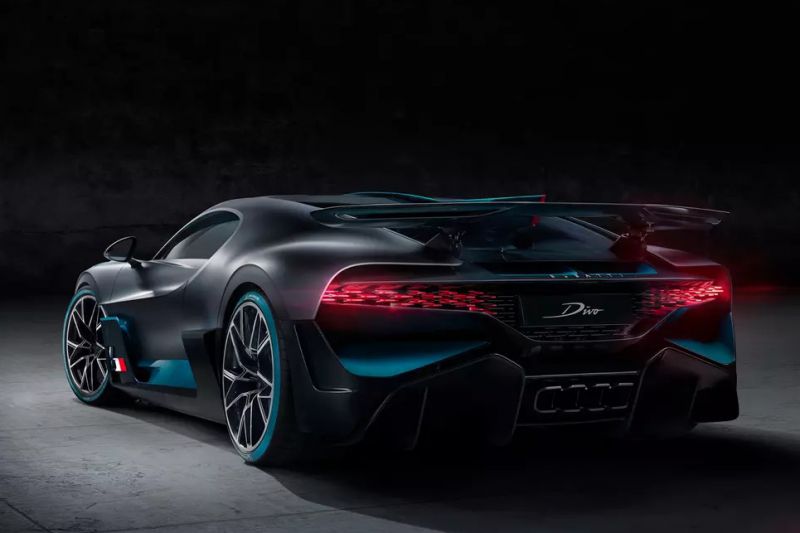 Bugatti Divo hypercar Quail Show MAN MAN