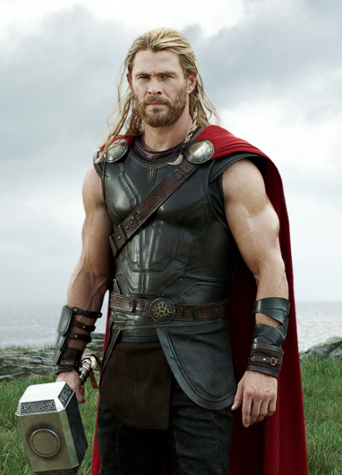 chris hemsworth workout MAN MAN