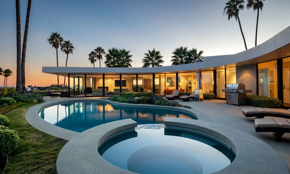 Elon Musk villa MAN MAN