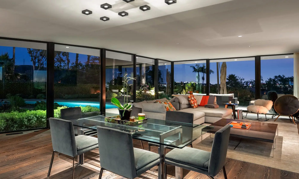 Elon Musk villa MAN MAN 