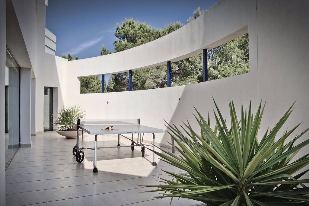 8f57d3cf-1a2c-416f-bad7-ce267f097de7