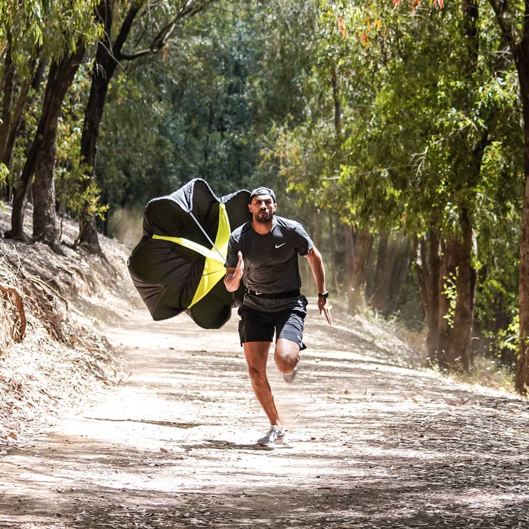sprinten met parachute