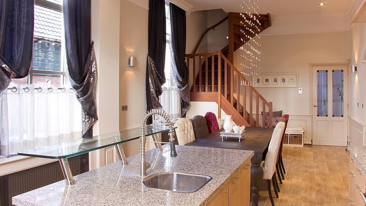 ruime villa volendam