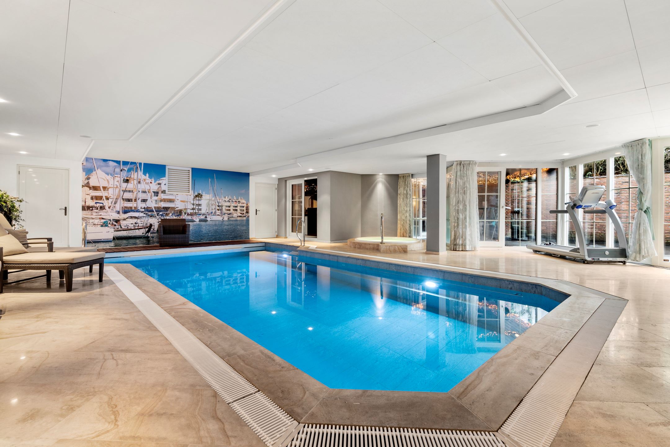 souterain met zwembad miljoenenvilla