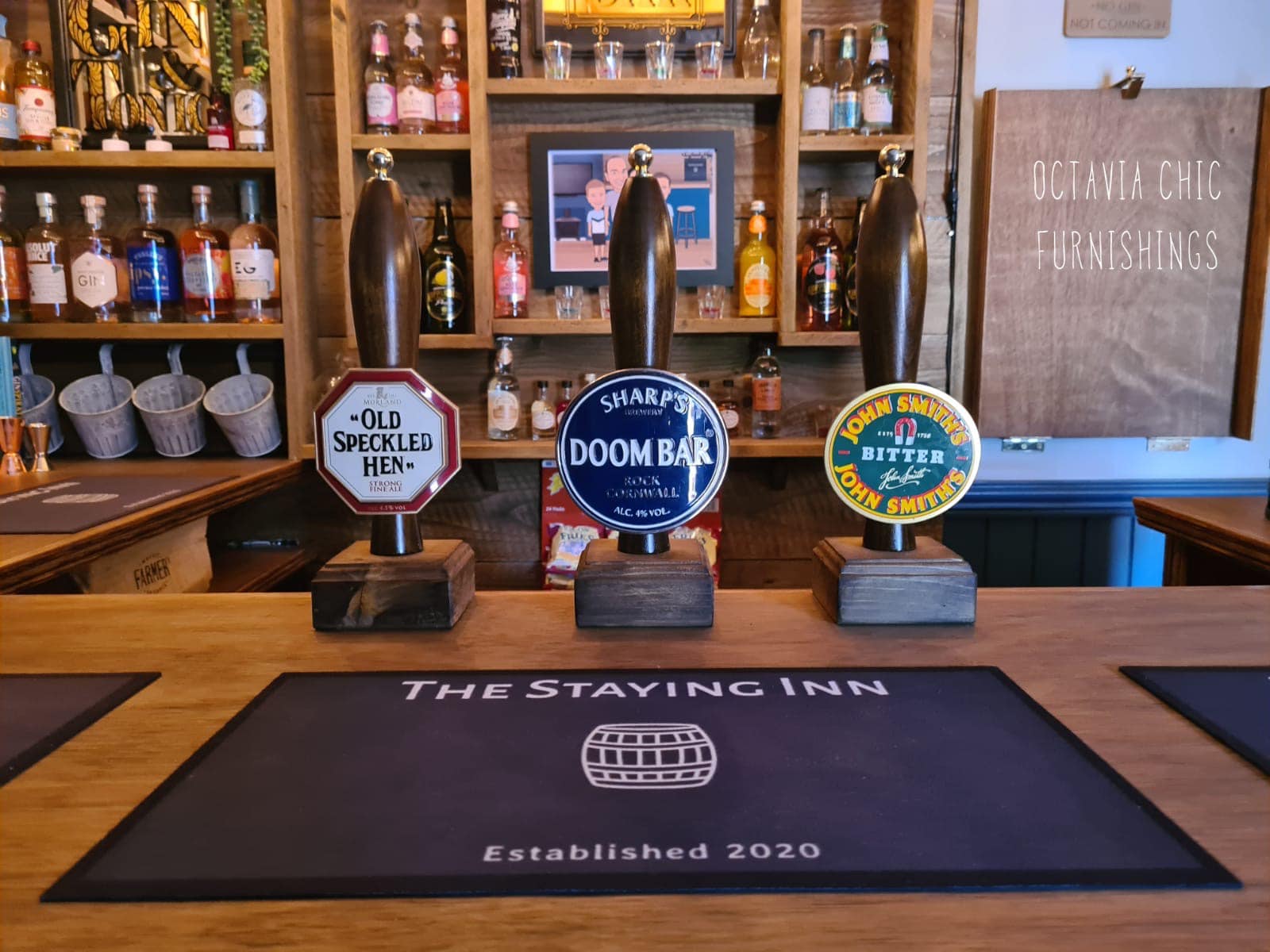 Man bouwt garage om tot pub