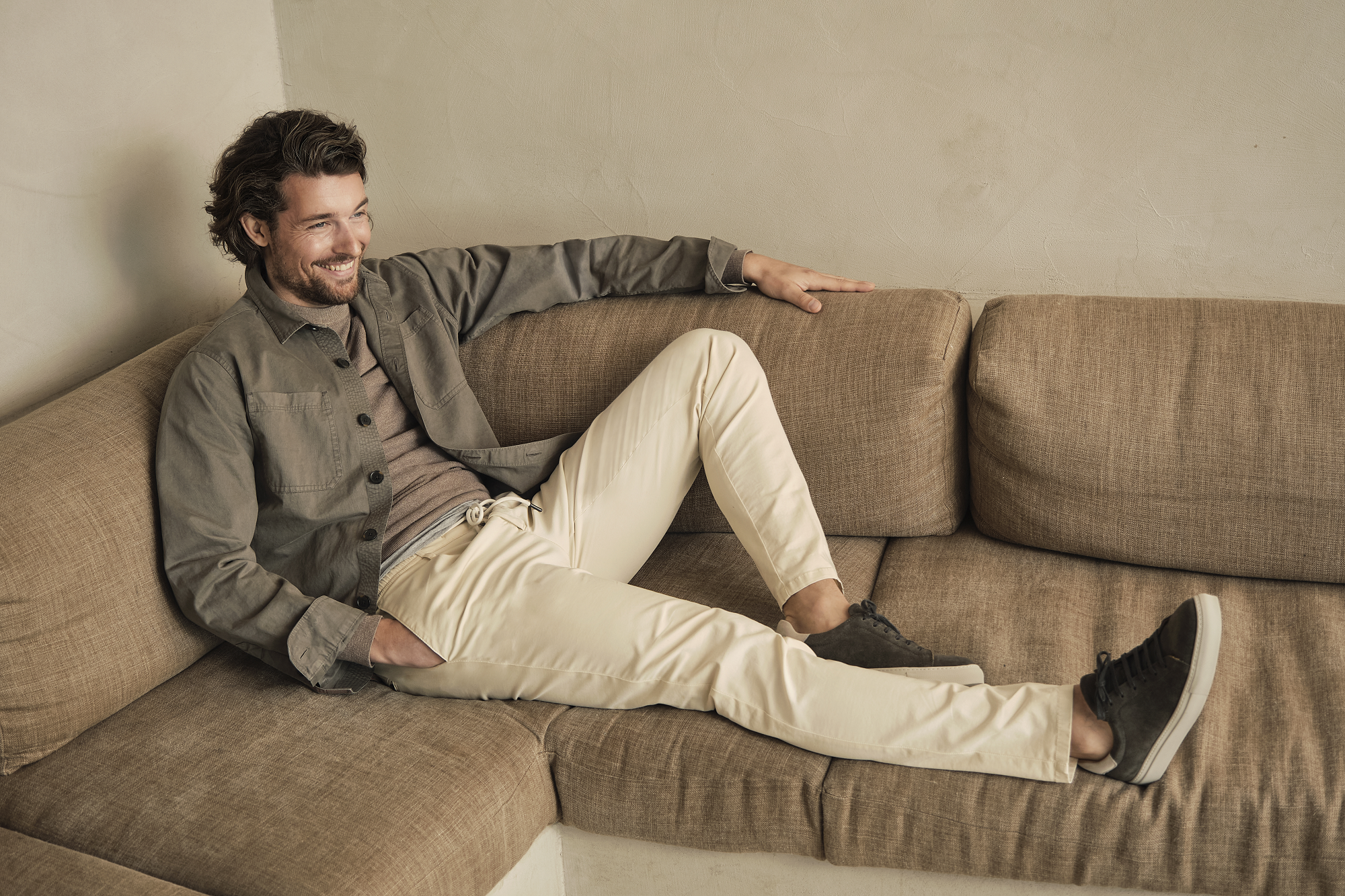 casual outfit met overshirt