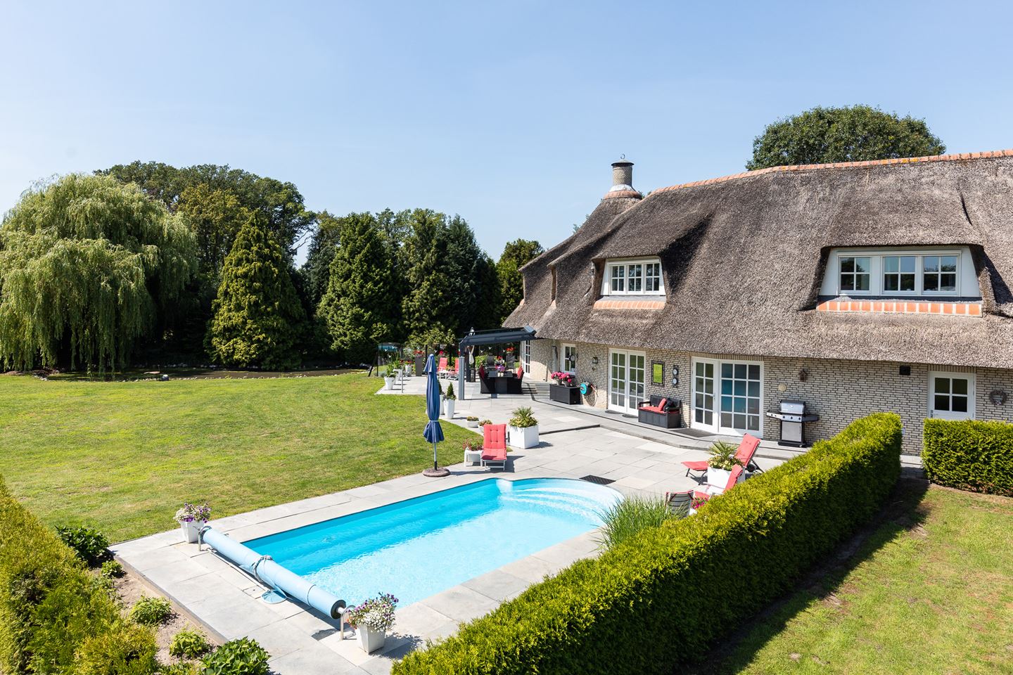 woning met zwembad in achtertuin kopen