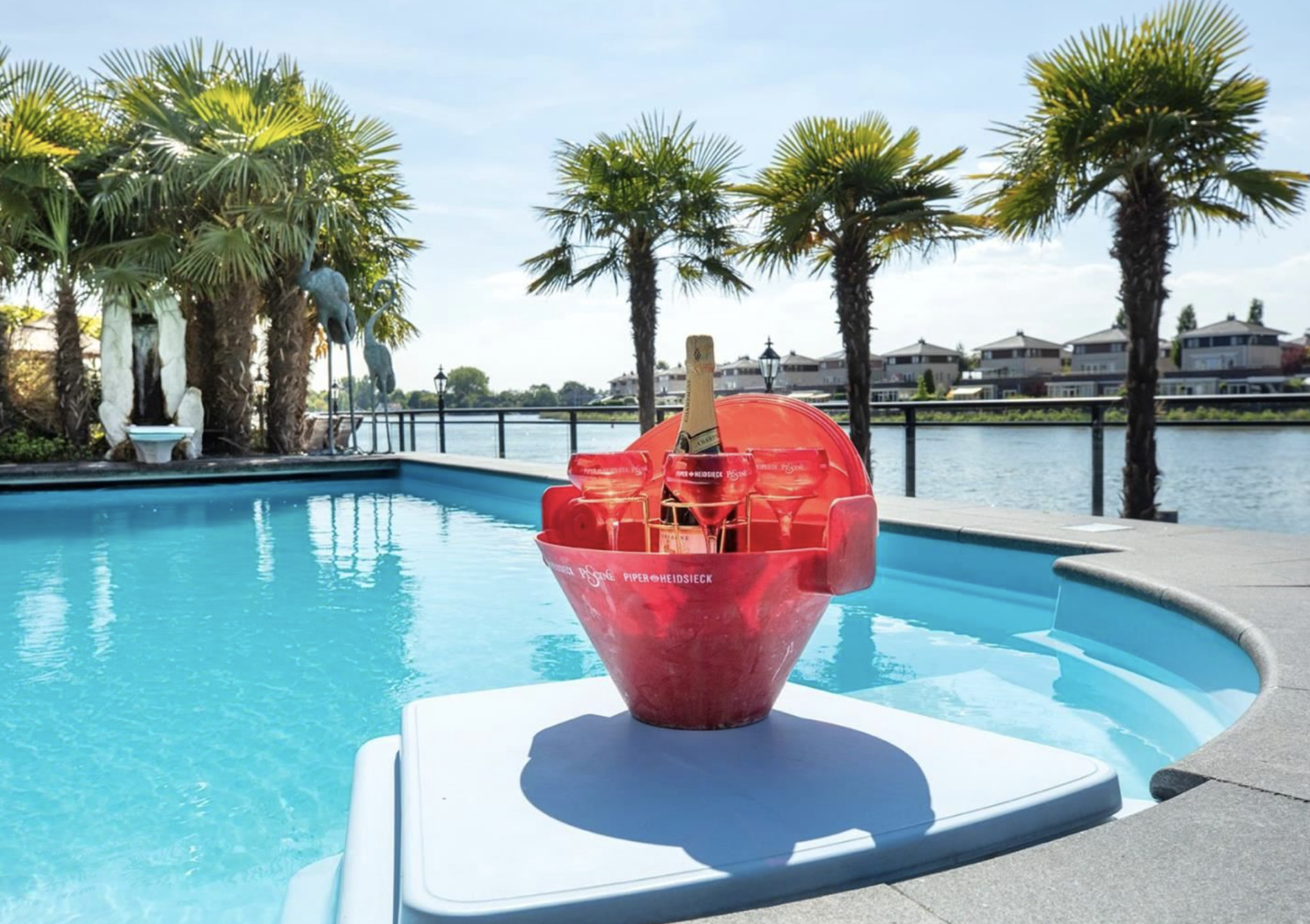 Zwembad in droomwoning op Funda