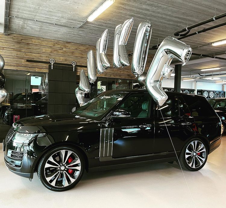 Nieuwe auto Nikkie Plessen