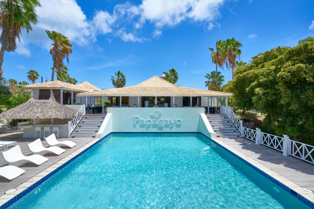 papagayo hotel curacao