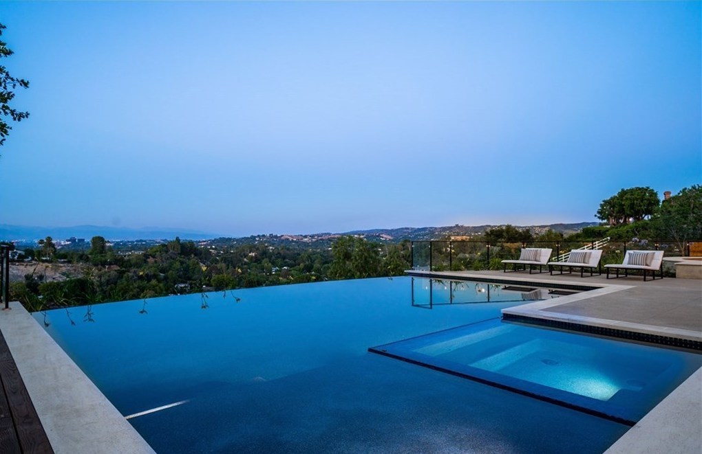 villa will smith pool