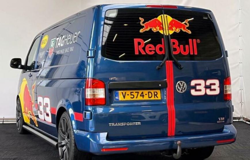 Speciaal Max Verstappen busje staat nu te koop op Marktplaats