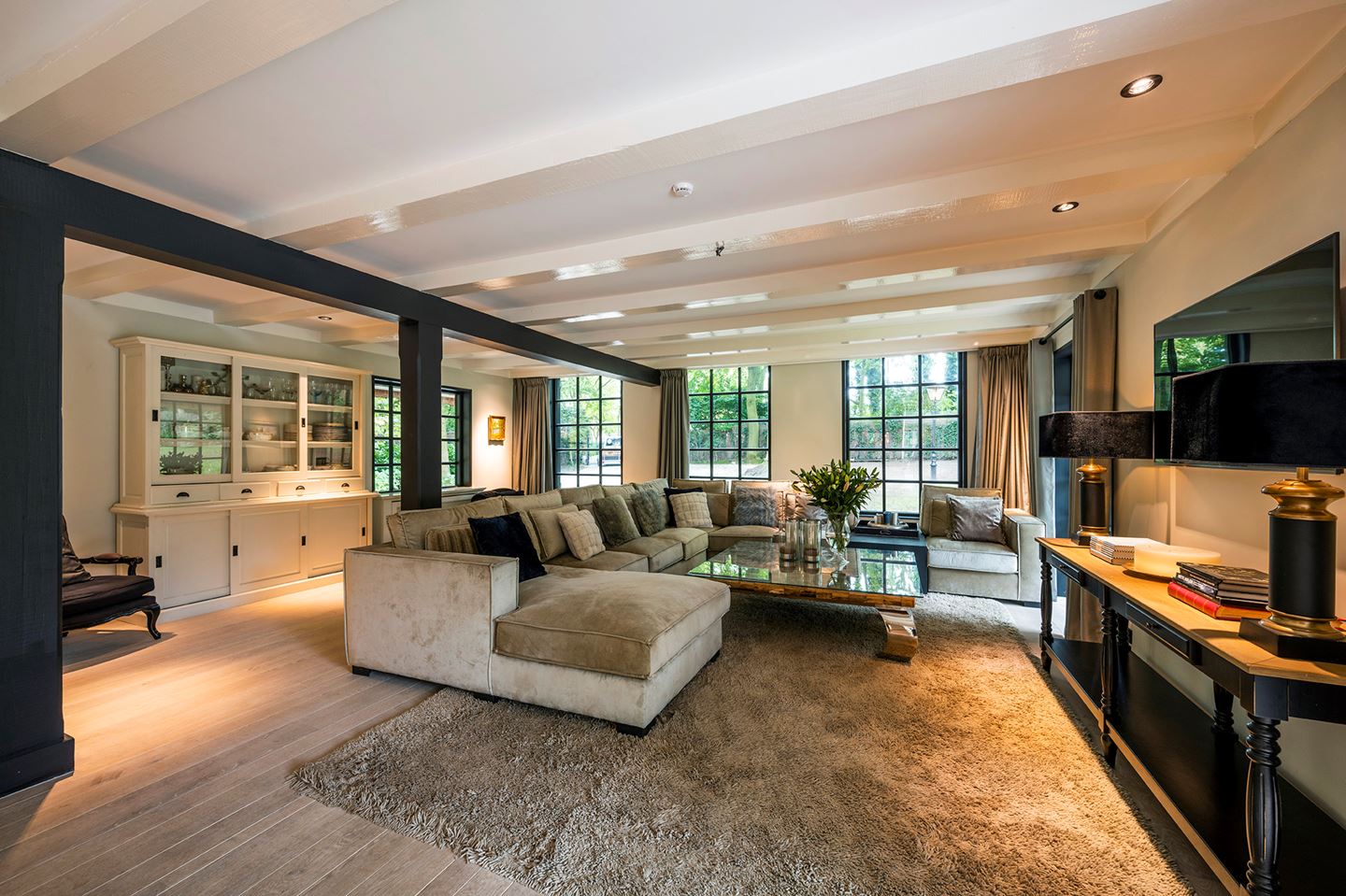 woonkamer van villa in het gooi