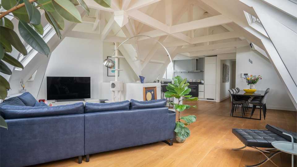 Nog even niet naar München: dit is de woning van Matthijs de Ligt in Amsterdam