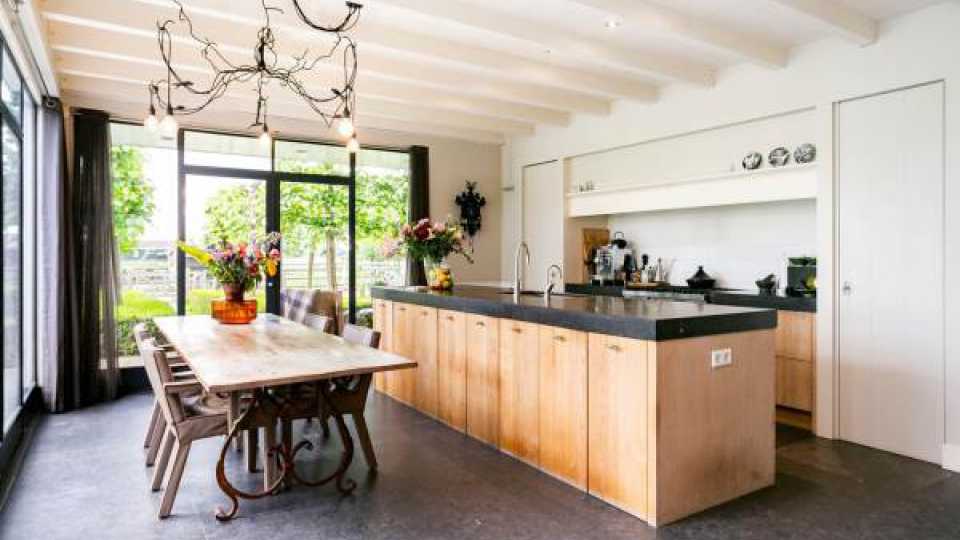 Carlo Boszhard legt miljoenen neer en koopt prachtige villa 2